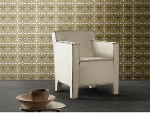 Devina Nais Кожаное кресло с подлокотниками Baltimora