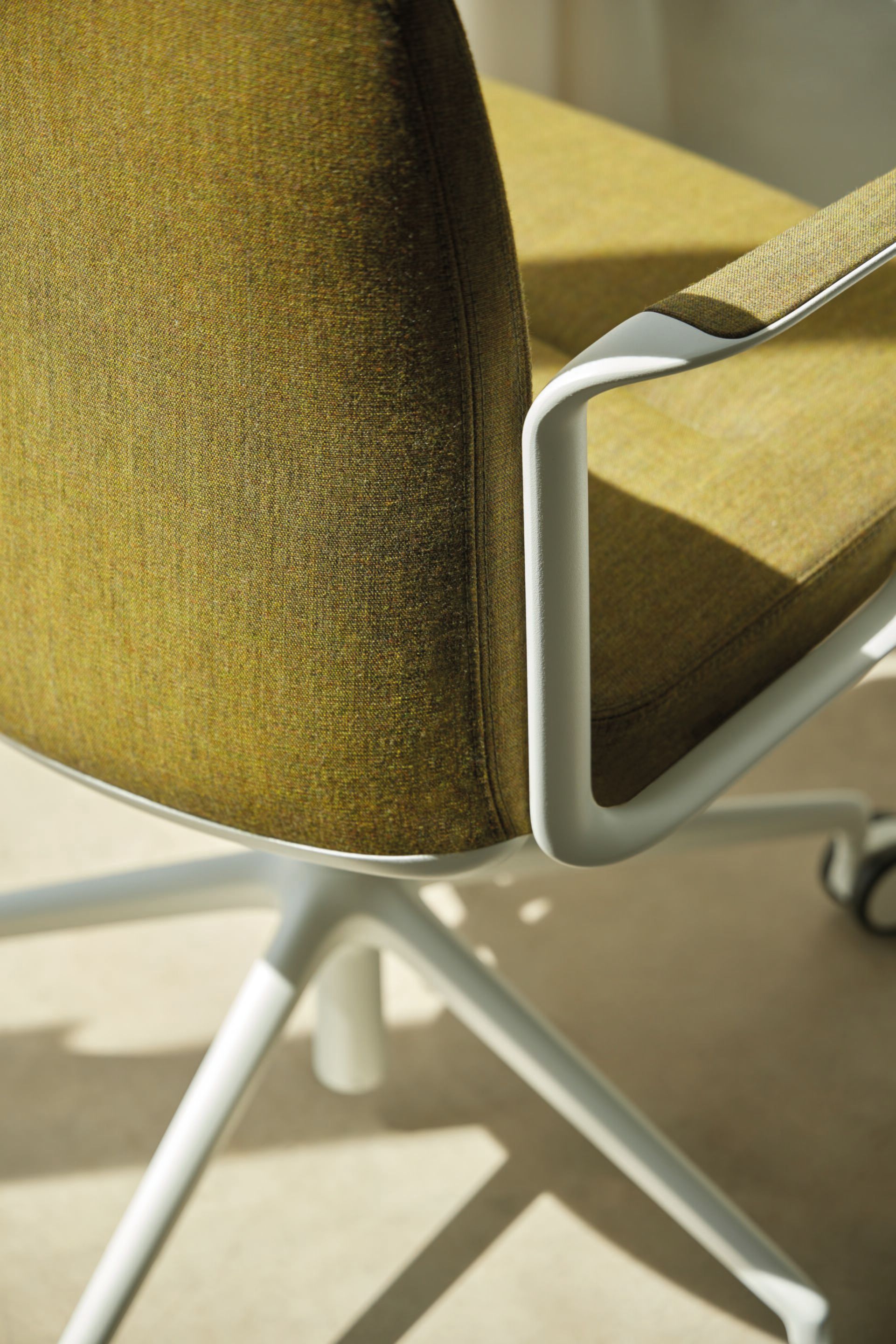 Кожаный поворотный операционный стул с подлокотниками INCLASS ZenPro ARCH-00038332 - Вид №2