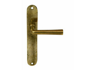 Латунная ручка на пластине