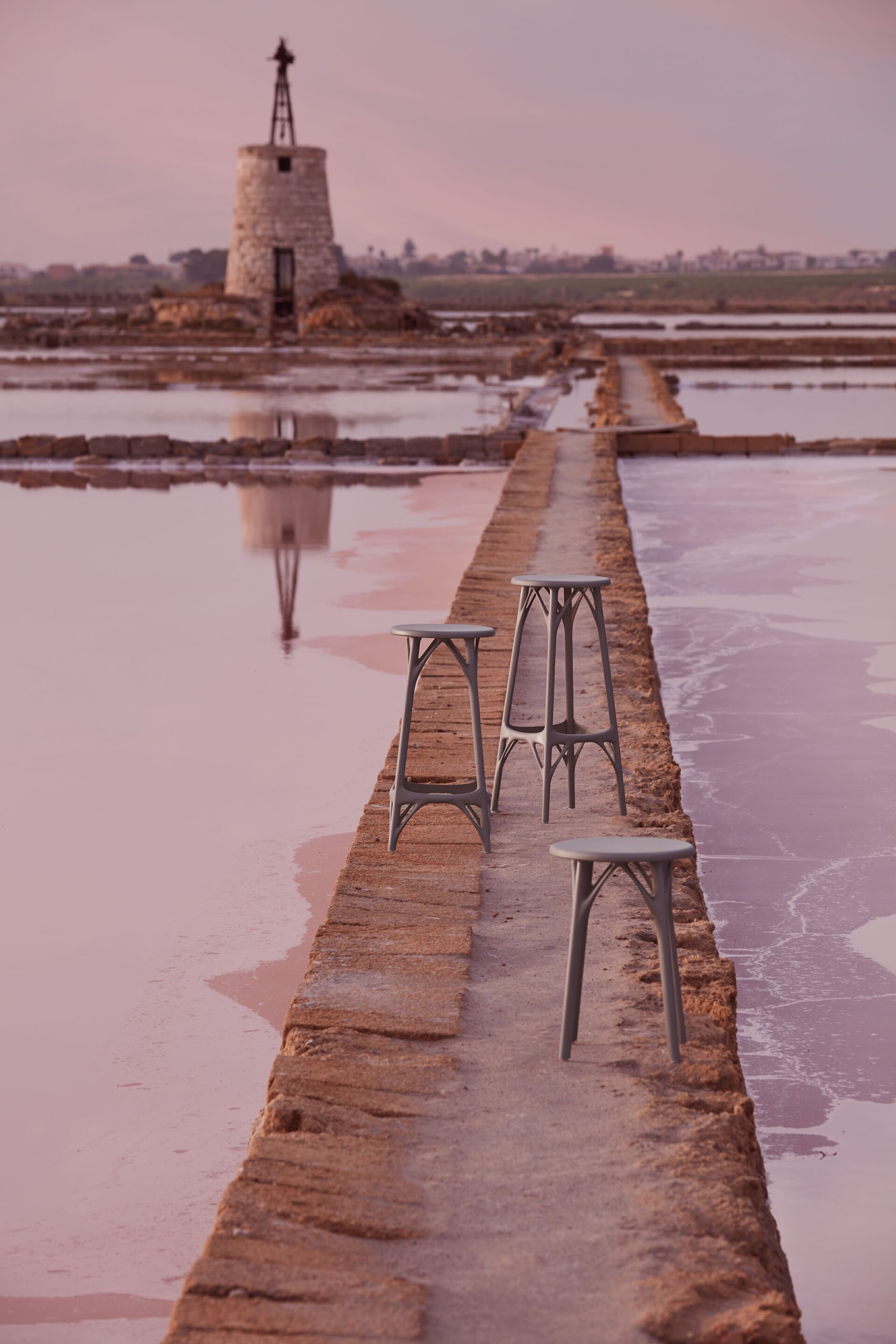Высокий стул из переработанного инженерного пластика для сада с подставкой для ног Kartell A. I ARCH-00053756 - Вид №2