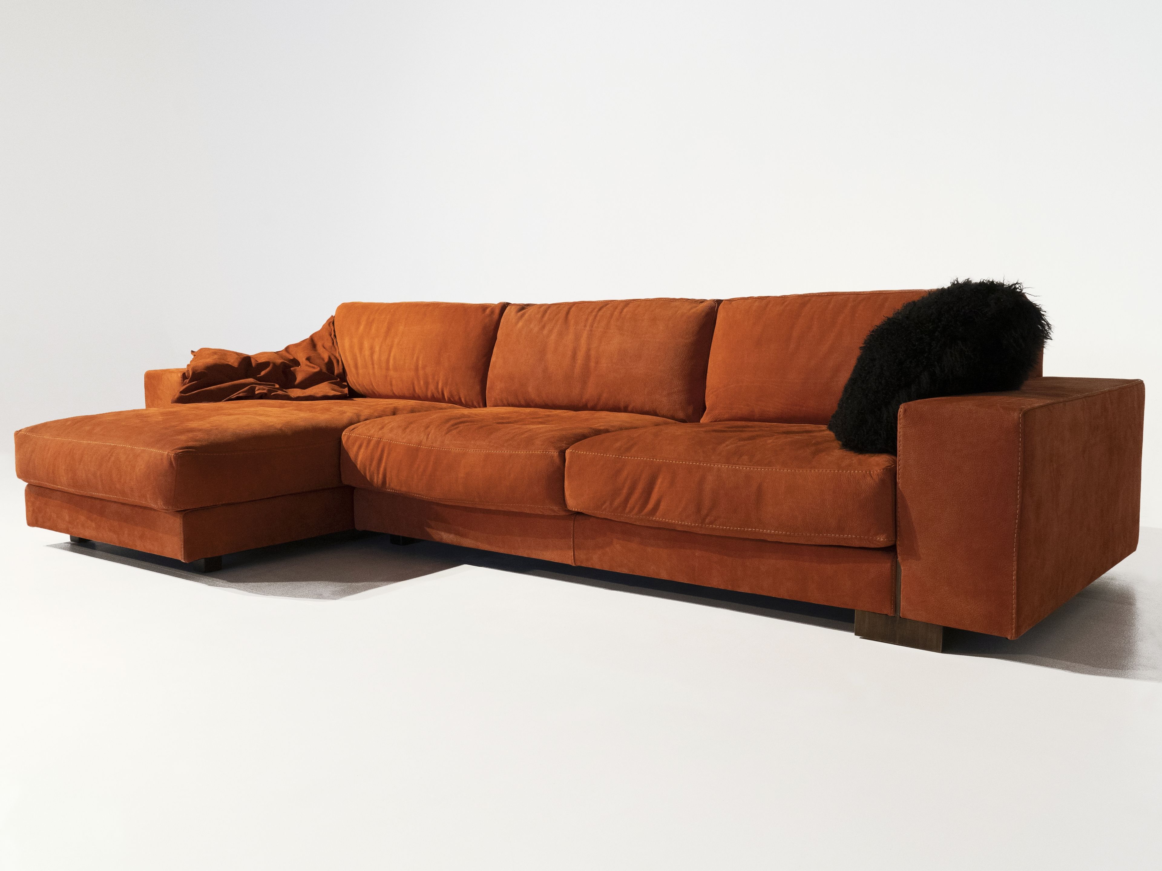 Диван из нубука с полуостровом Mantellassi 1926 YOU GLAM ARCH-00142910