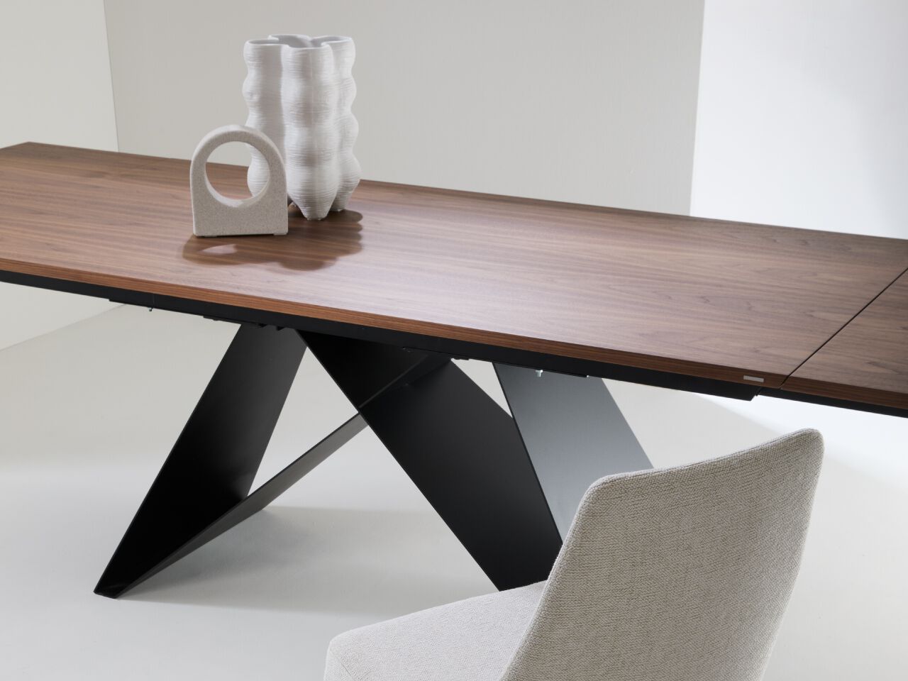 Выдвижной деревянный стол со скульптурным основанием Julia Italia ATLANTIS ARCH-00140387 - Вид №4