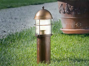 Металлический световой столб