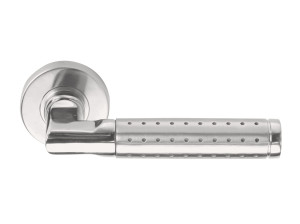 Ручка из нержавеющей стали на розетке