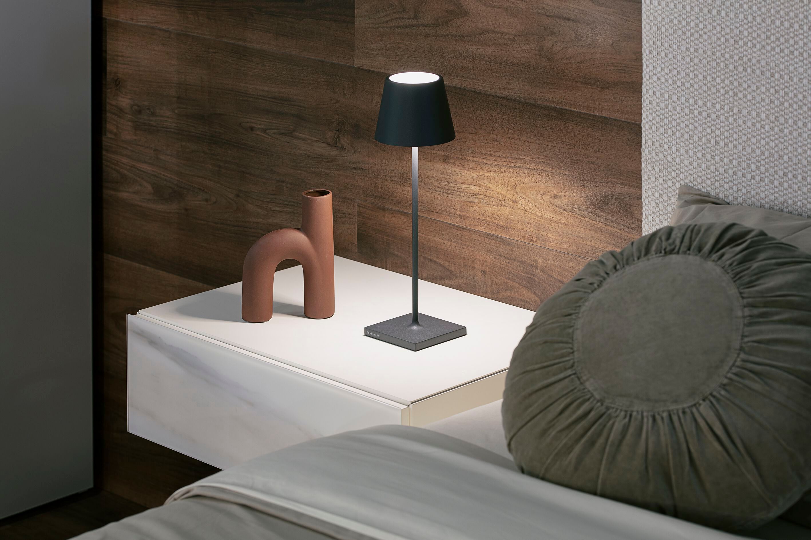 USB зарядка алюминиевая светодиодная настольная лампа Zafferano Poldina ARCH-00133568 - Вид №29