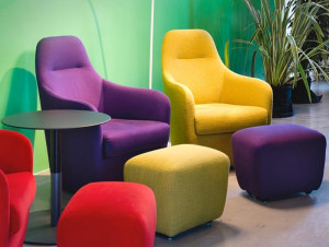 Кресло с подставкой для ног