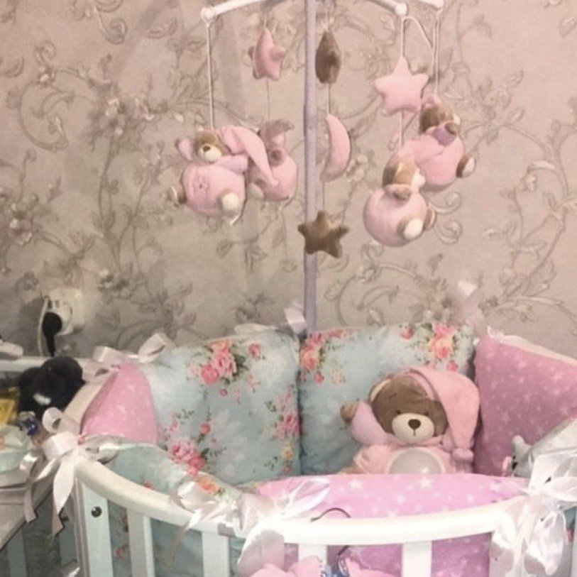 Мобиль на кроватку с музыкальным держателем "Мишки" розовый COMFORTBABY  351337 Розовый Santreyd  - Вид №2
