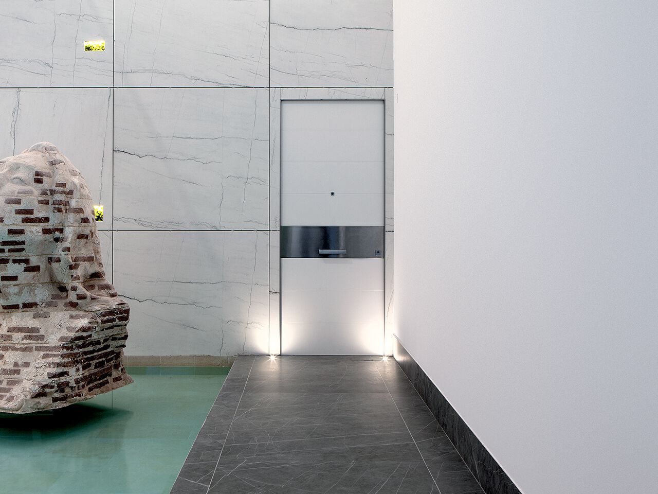 Входная дверь со скрытыми петлями Oikos Tekno ARCH-00032494 - Вид №1