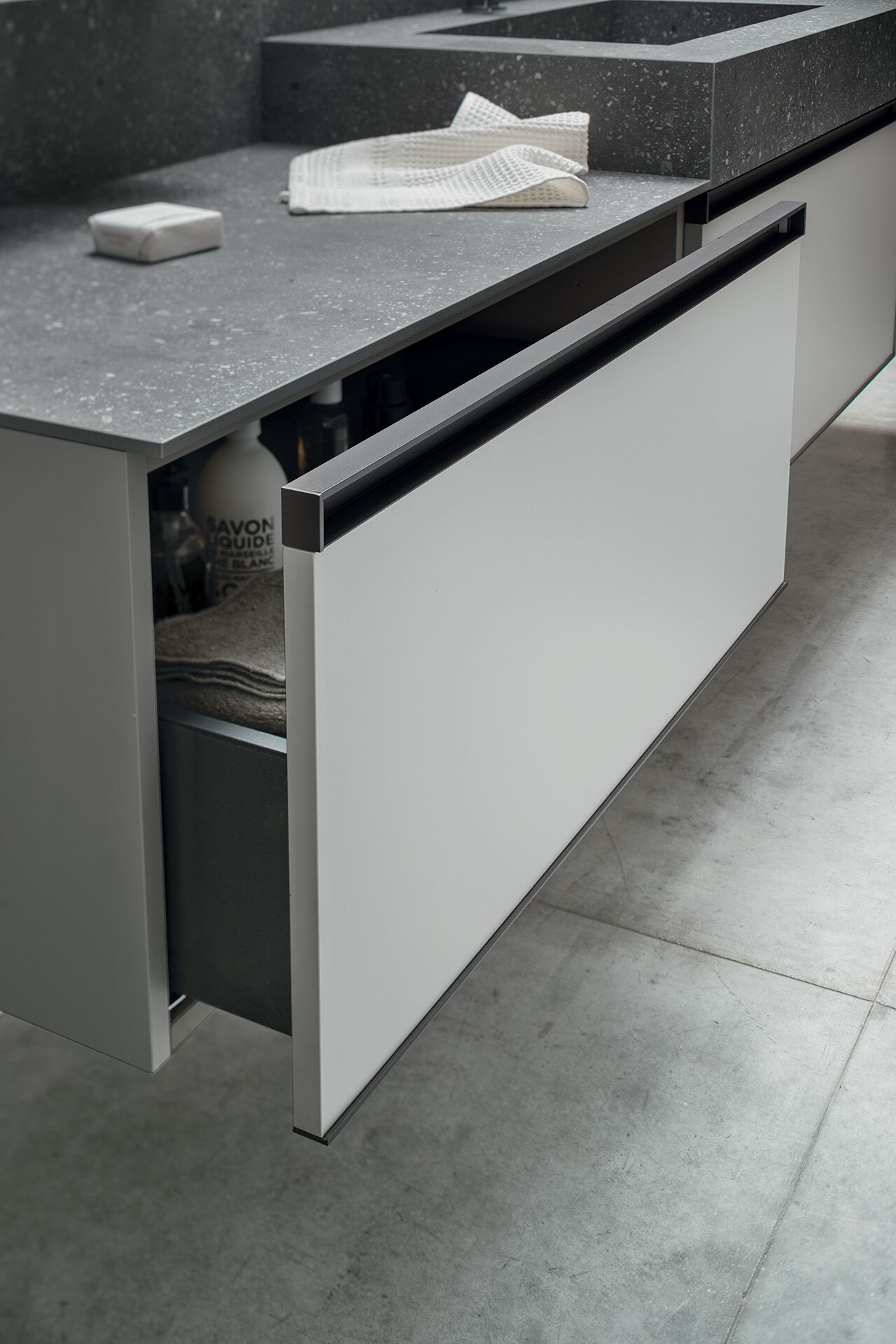 Подвесной шкаф с одной раковиной со встроенной раковиной ARCOM Rail ARCH-00146597 - Вид №2