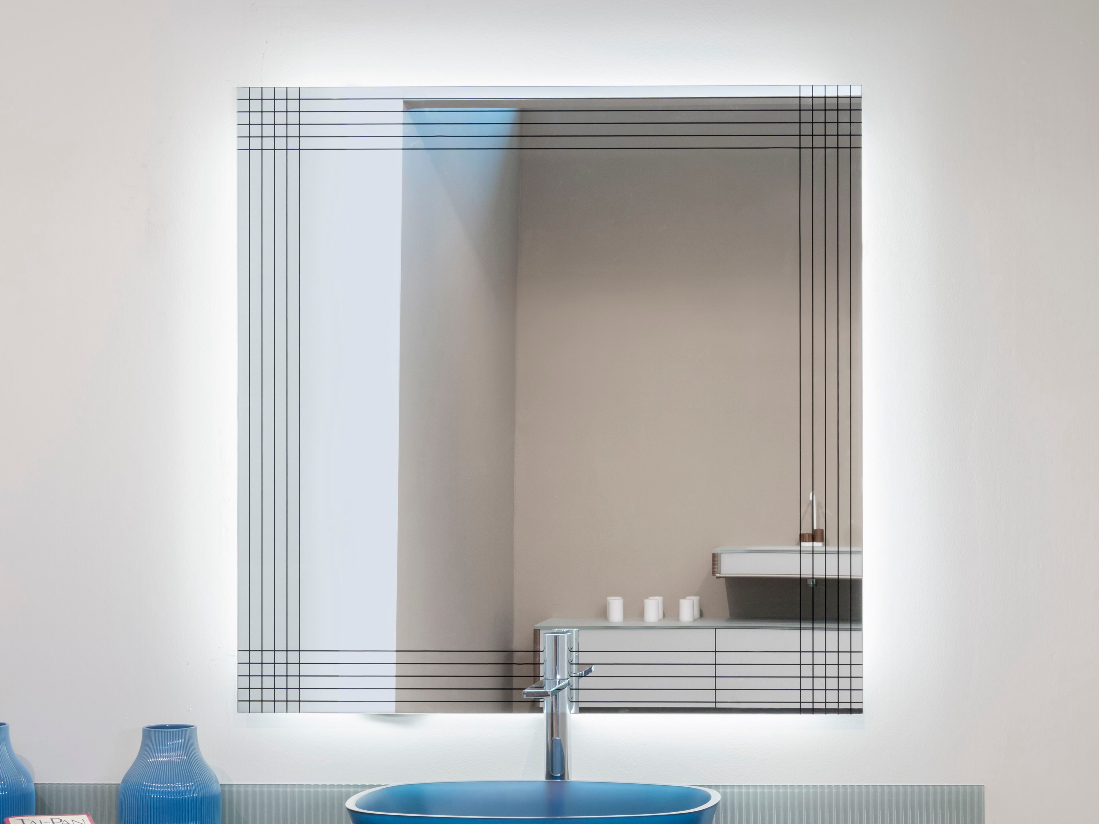 Настенное зеркало ARTELINEA RIGA ARCH-00152278