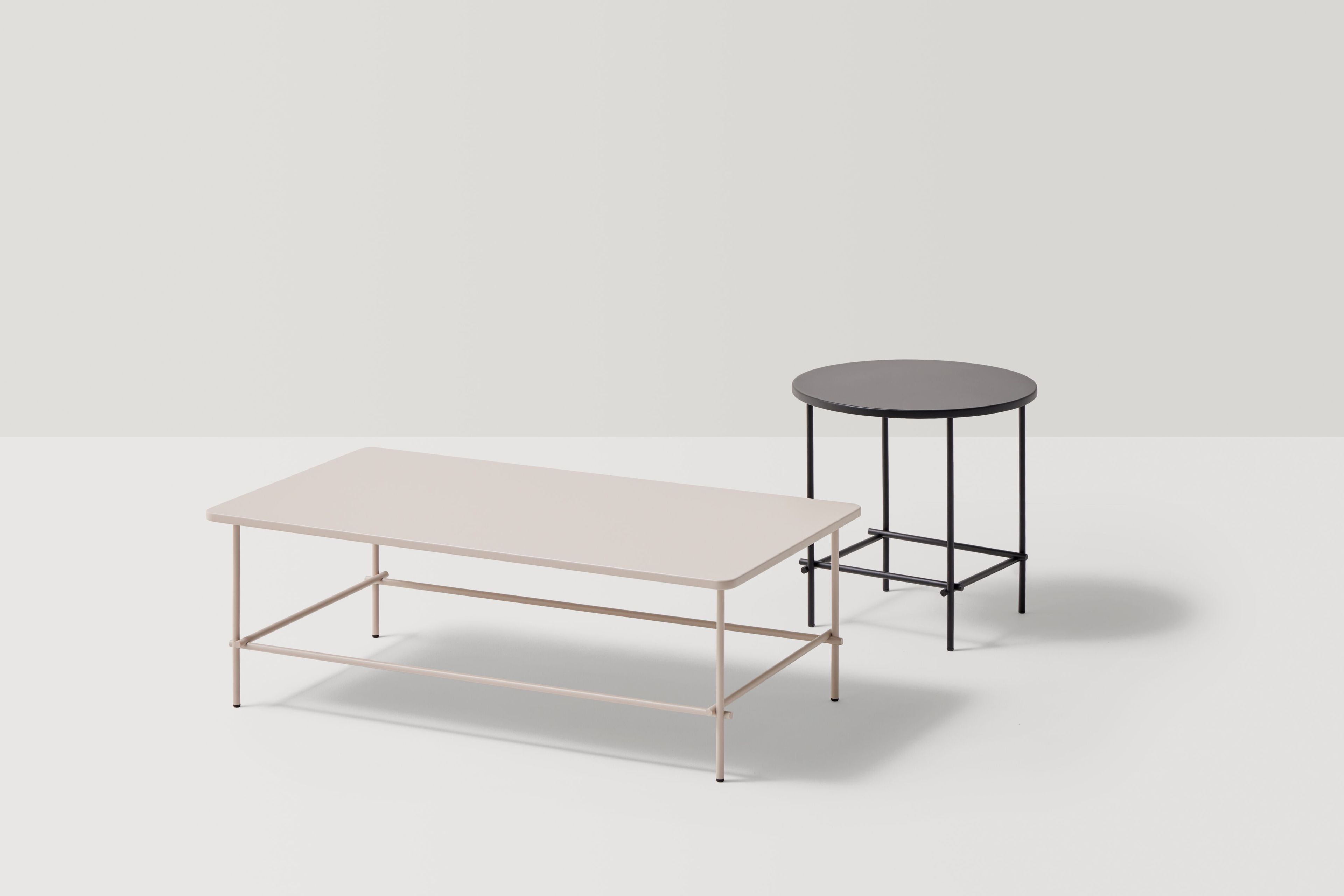 Высокий металлический круглый журнальный столик с деревянной столешницей INCLASS Nuc ARCH-00110689 - Вид №3