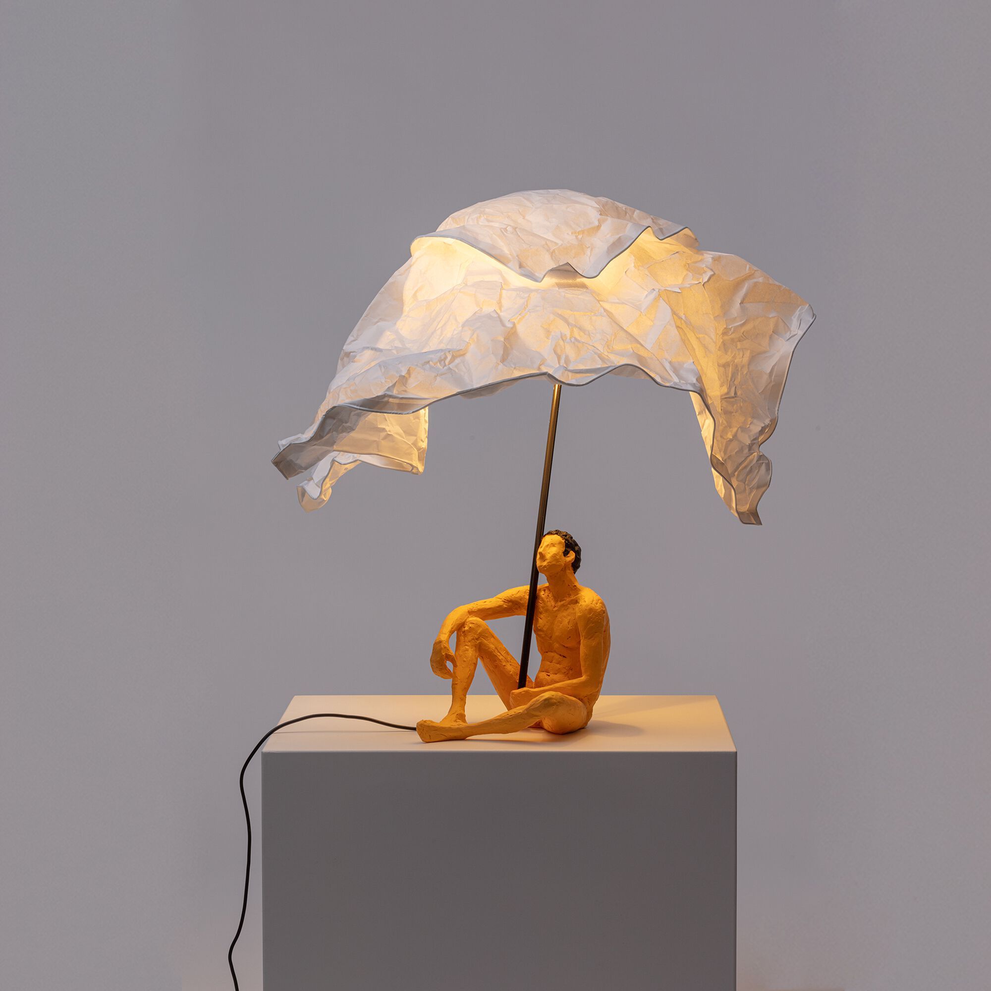 Светодиодная настольная лампа из смолы Seletti LOVE IS A VERB ROBI ARCH-00001497 - Вид №1