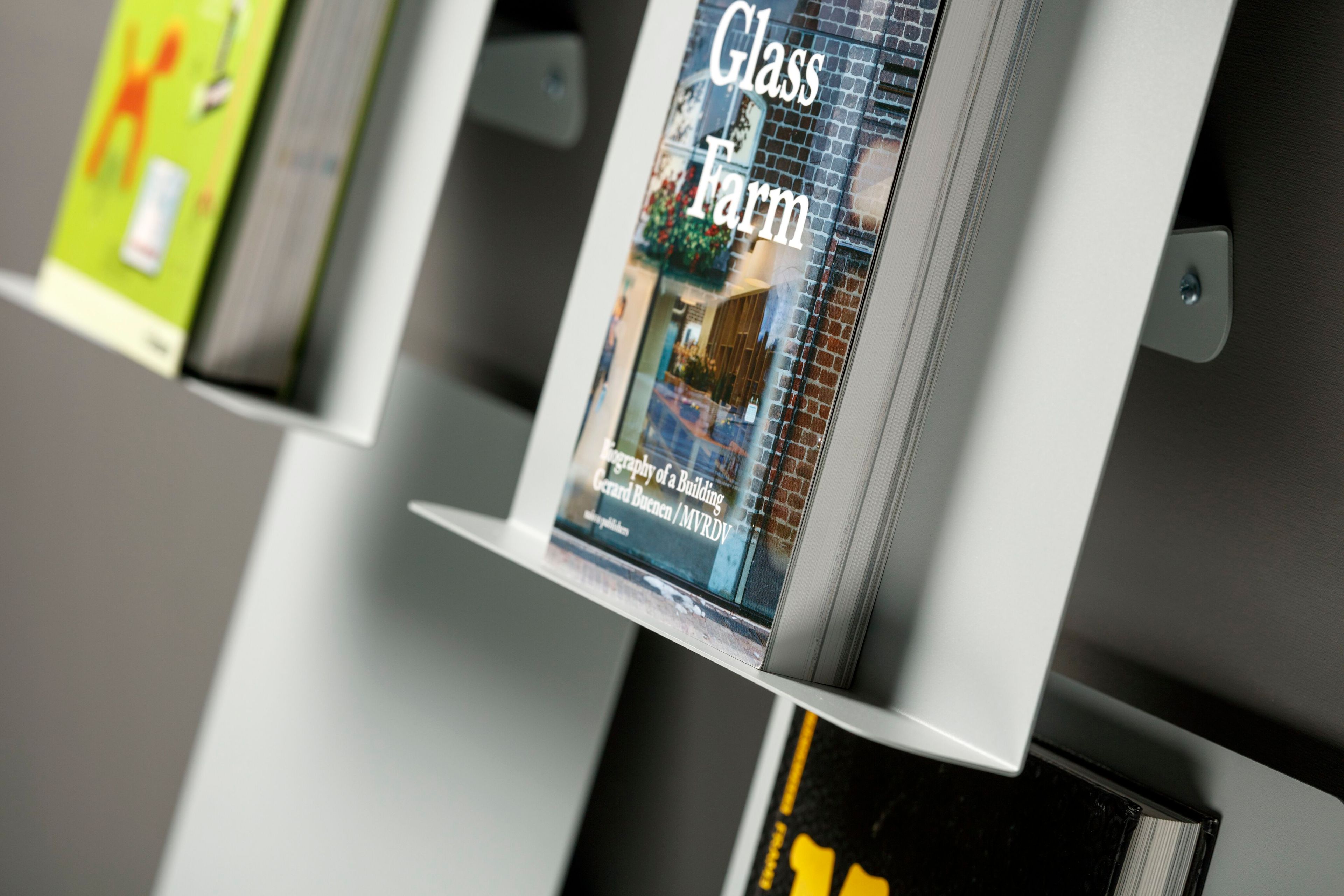 Алюминиевая стойка для журналов с порошковым покрытием Cascando Round20 ARCH-00129183 - Вид №1