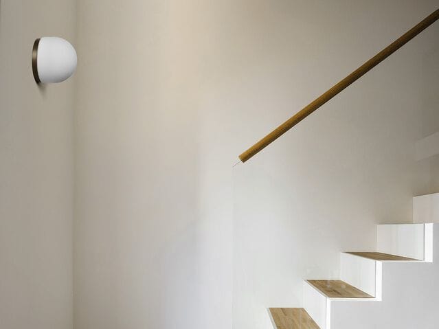 Светодиодный настенный светильник из бронзы и опалового стекла Miloox Domu ARCH-00017987 - Вид №1