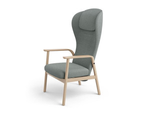 Кресло с высокой спинкой