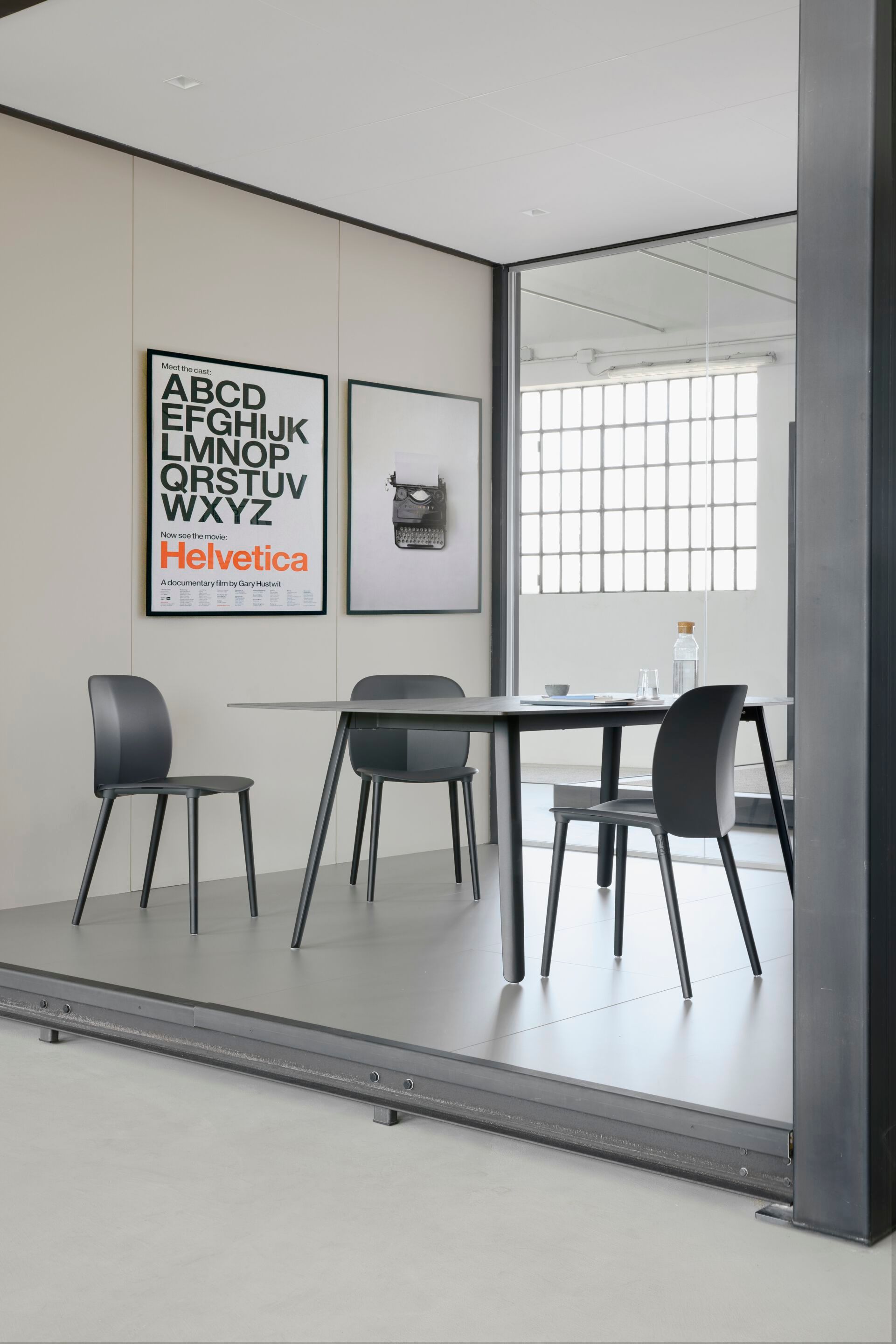 Рециркулированный пластиковый стул с деревянными ножками S-CAB Mentha ARCH-00144796 - Вид №5