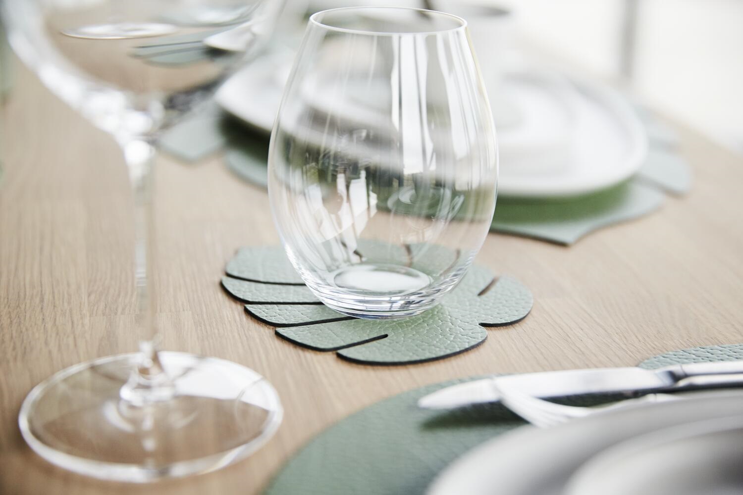 990220 HIPPO forest green подстаканник лист монстеры 14х12 см, толщина 1,6мм;LIND DNA  - Вид №1