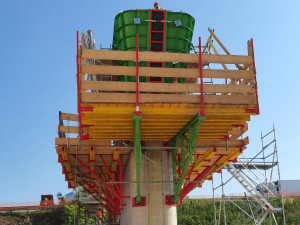 Регулируемые безудержные полки для опалубки