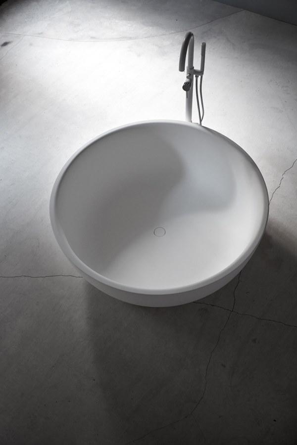 INBANI Отдельностоящая овальная ванна с твердой поверхностью sun-id-1457338 - Вид №2