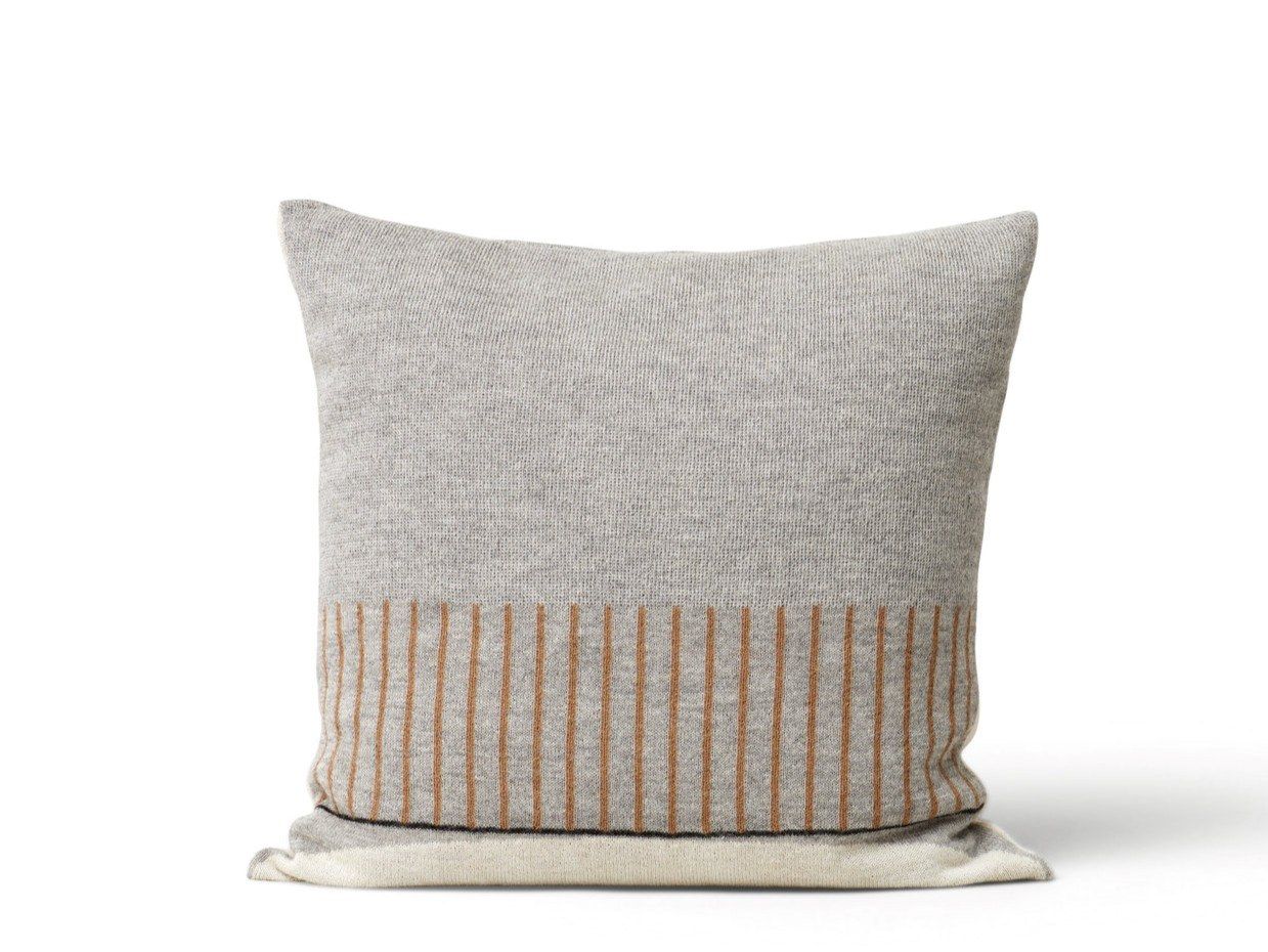 Квадратная подушка из альпаки Form & Refine Aymara ARCH-00016389