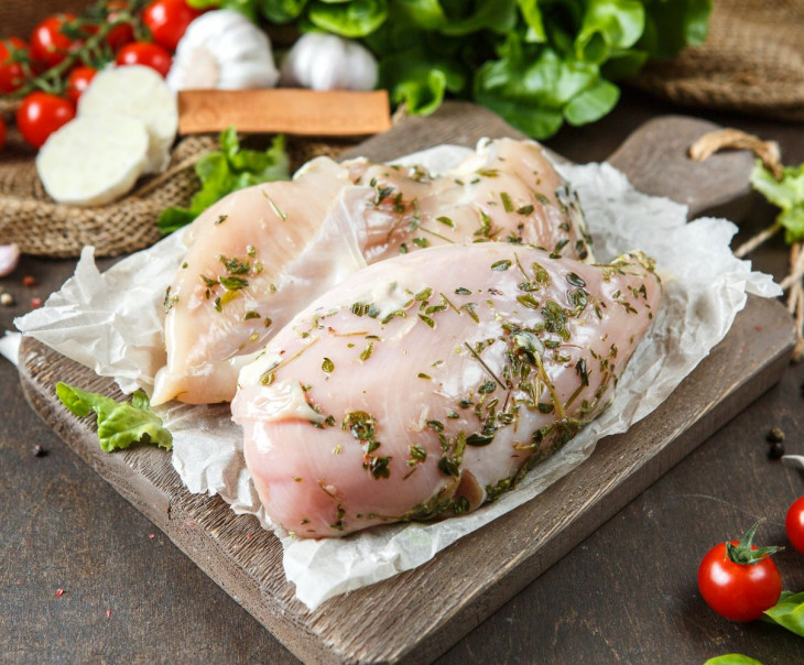 6295 Филе грудки куриное в чесночном маринаде Вкусляндия  - Вид №1