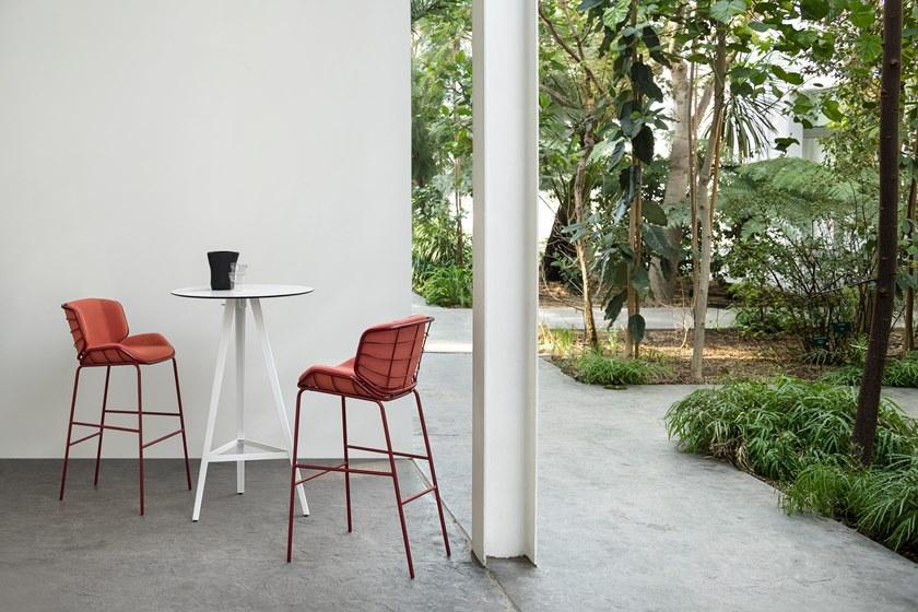 TrabA' Табурет металлический со спинкой и подставкой для ног Skin 0083-met skin stool - Вид №8