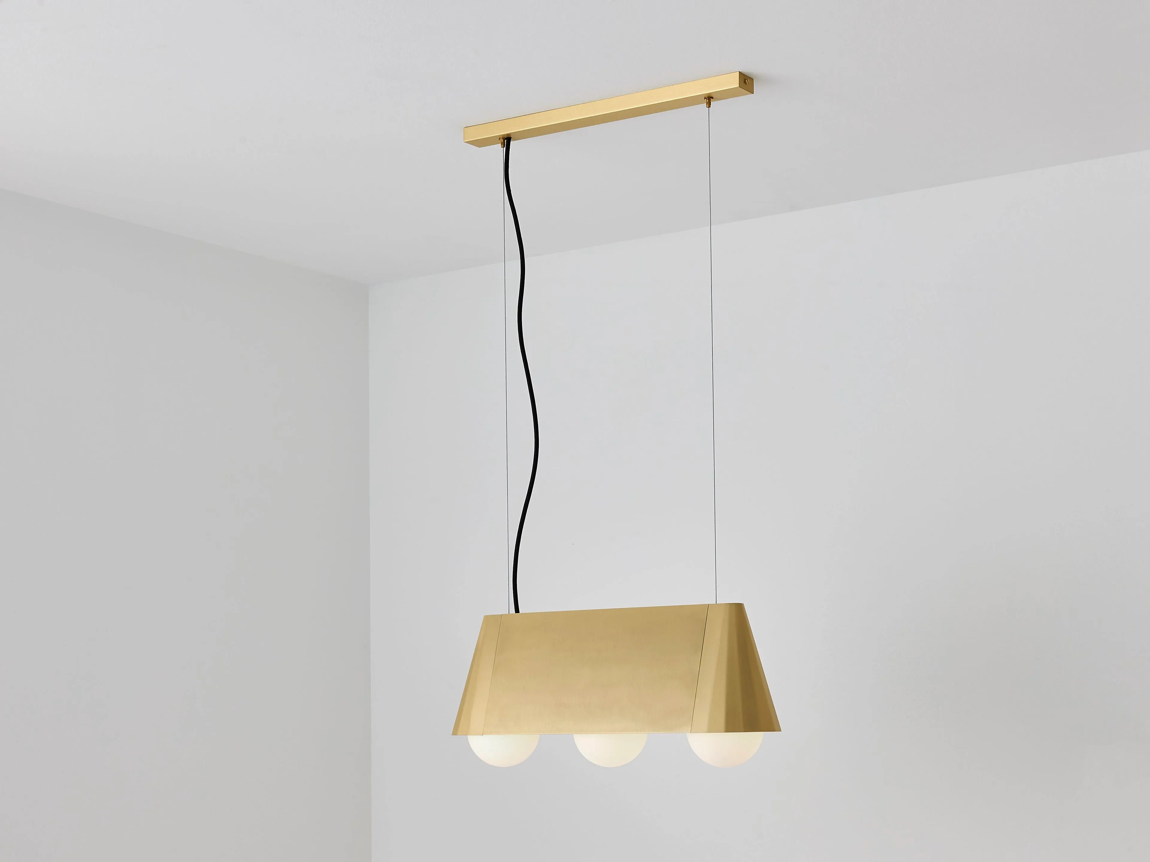Латунный светодиодный подвесной светильник CVL Luminaires Cornet ARCH-00059966 - Вид №3
