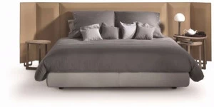 Flexform Двуспальная кровать с обитым кожей изголовьем Eden