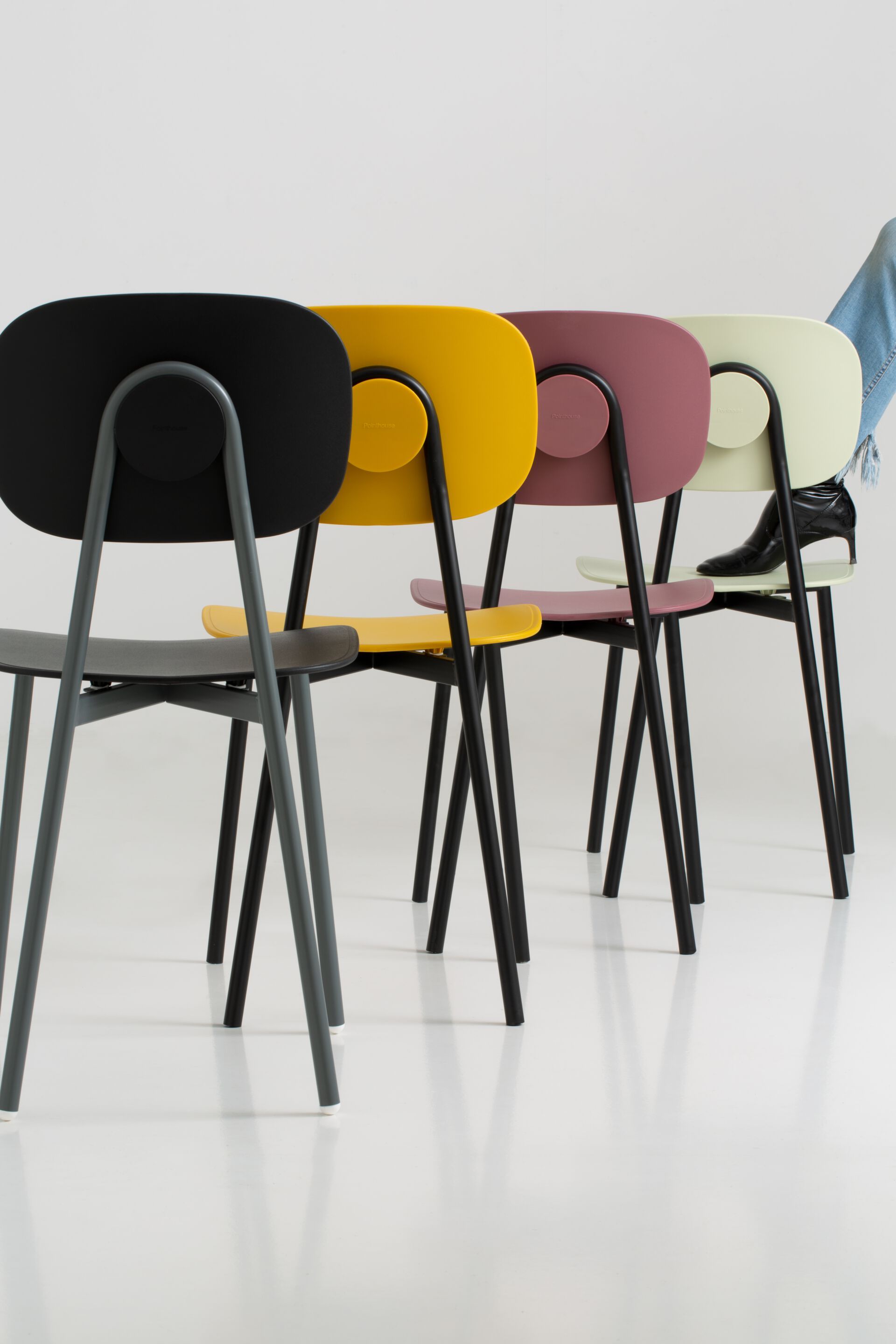 Стул из инженерного пластика с открытой спинкой Pointhouse ARCH-00062258 - Вид №1