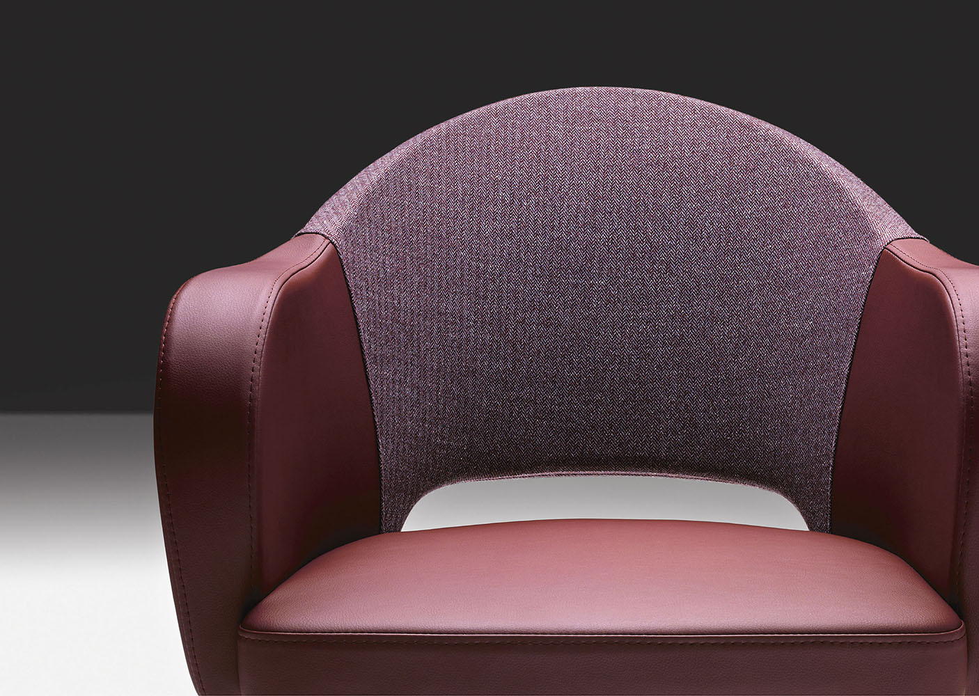 Agatha 046-DP Вращающееся кресло с алюминиевой рамой с 5 направлениями. Сиденье и спинка мягкие. Et al. Agatha - Вид №2