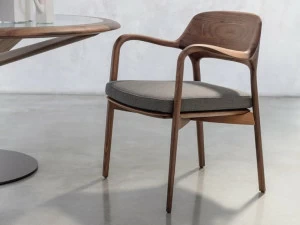 Porada Стул из массива дерева с подлокотниками Iron