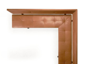 Угловая скамейка с Капитоном