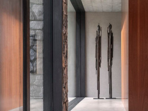 Бронзовая скульптура