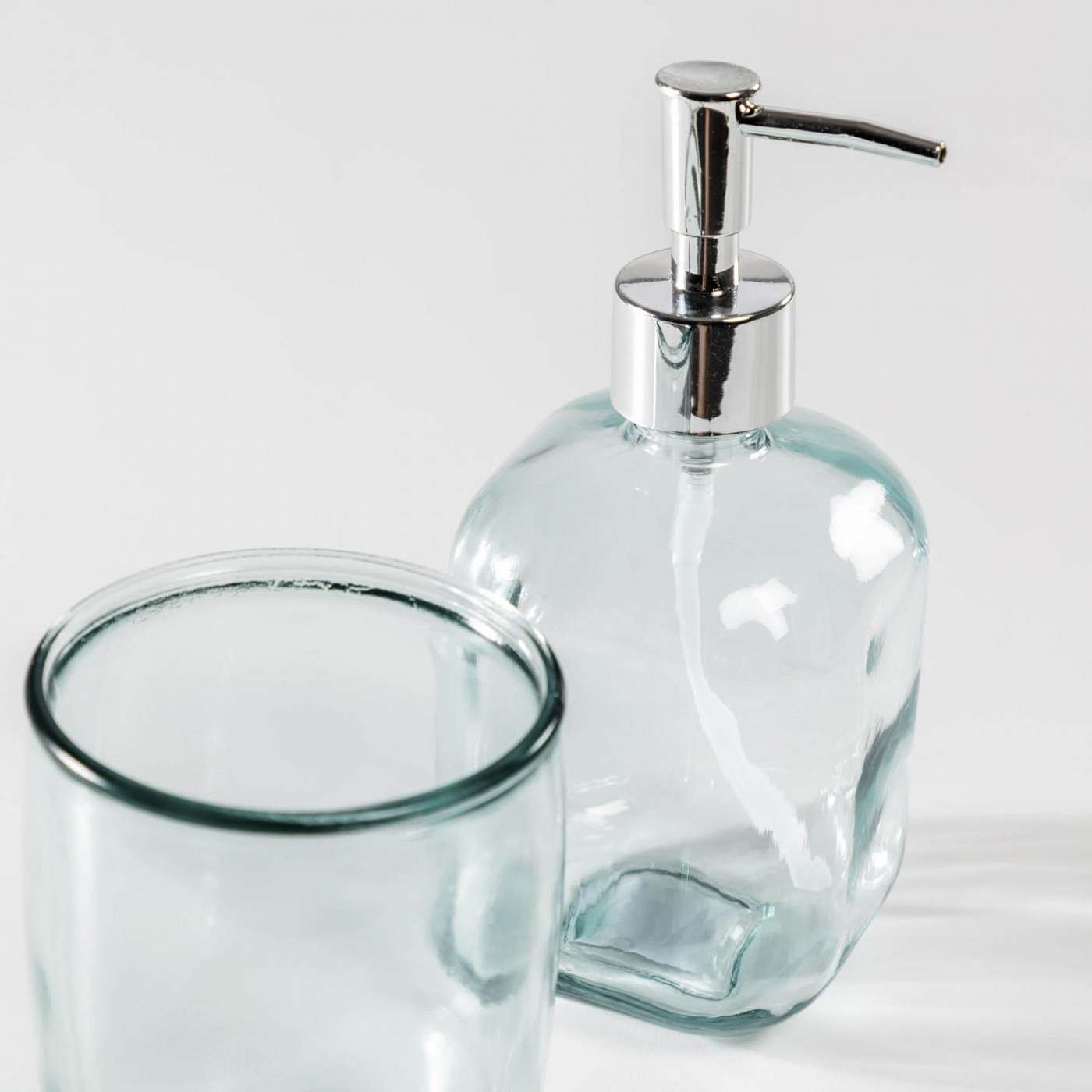 088385 Дозатор для мыла прозрачный La Forma Trella 