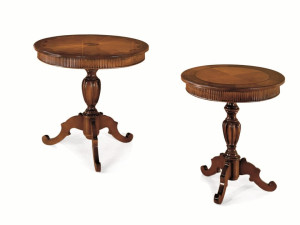 Круглый деревянный стол для гостиной