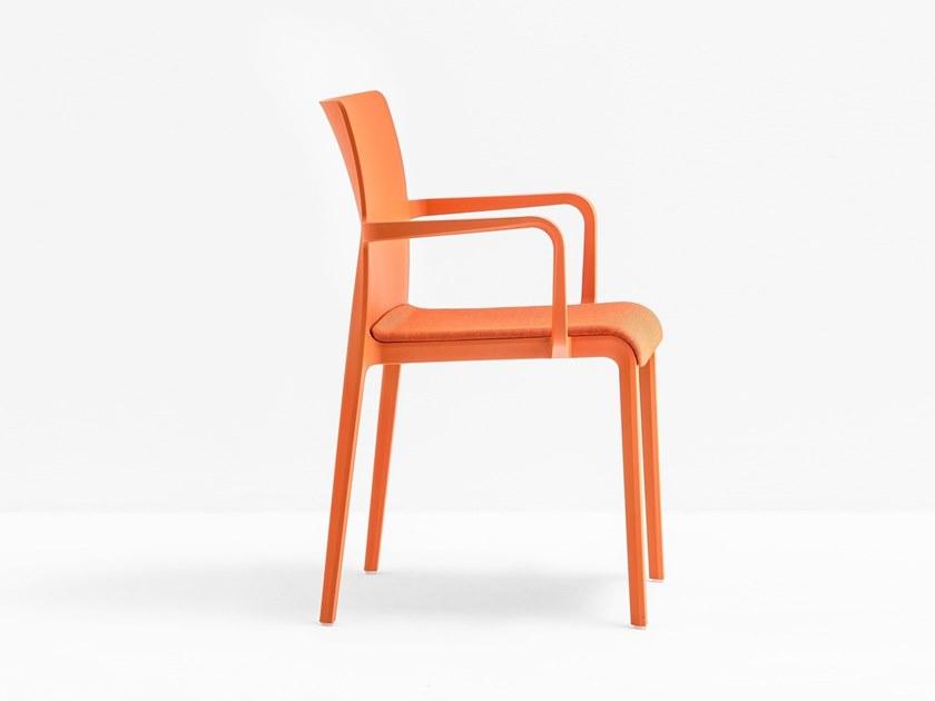 Pedrali Штабелируемый пластиковый стул с подлокотниками Volt 674/2 - Вид №3