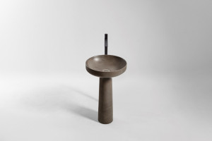 Стоун серый камень круглый отдельно стоящий умывальник