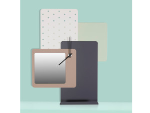 Настенные часы с контейнером и зеркалом