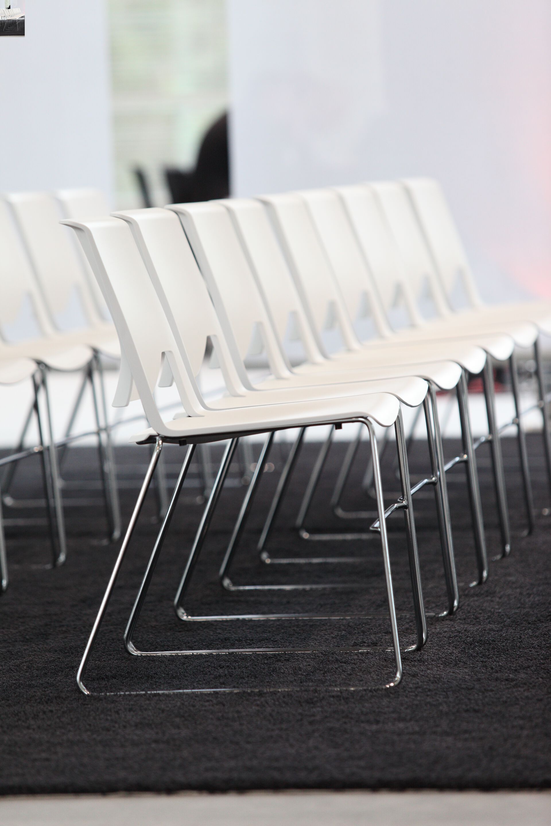 Пластиковый штабелируемый стул для конференций Haworth Very ARCH-00104015 - Вид №2