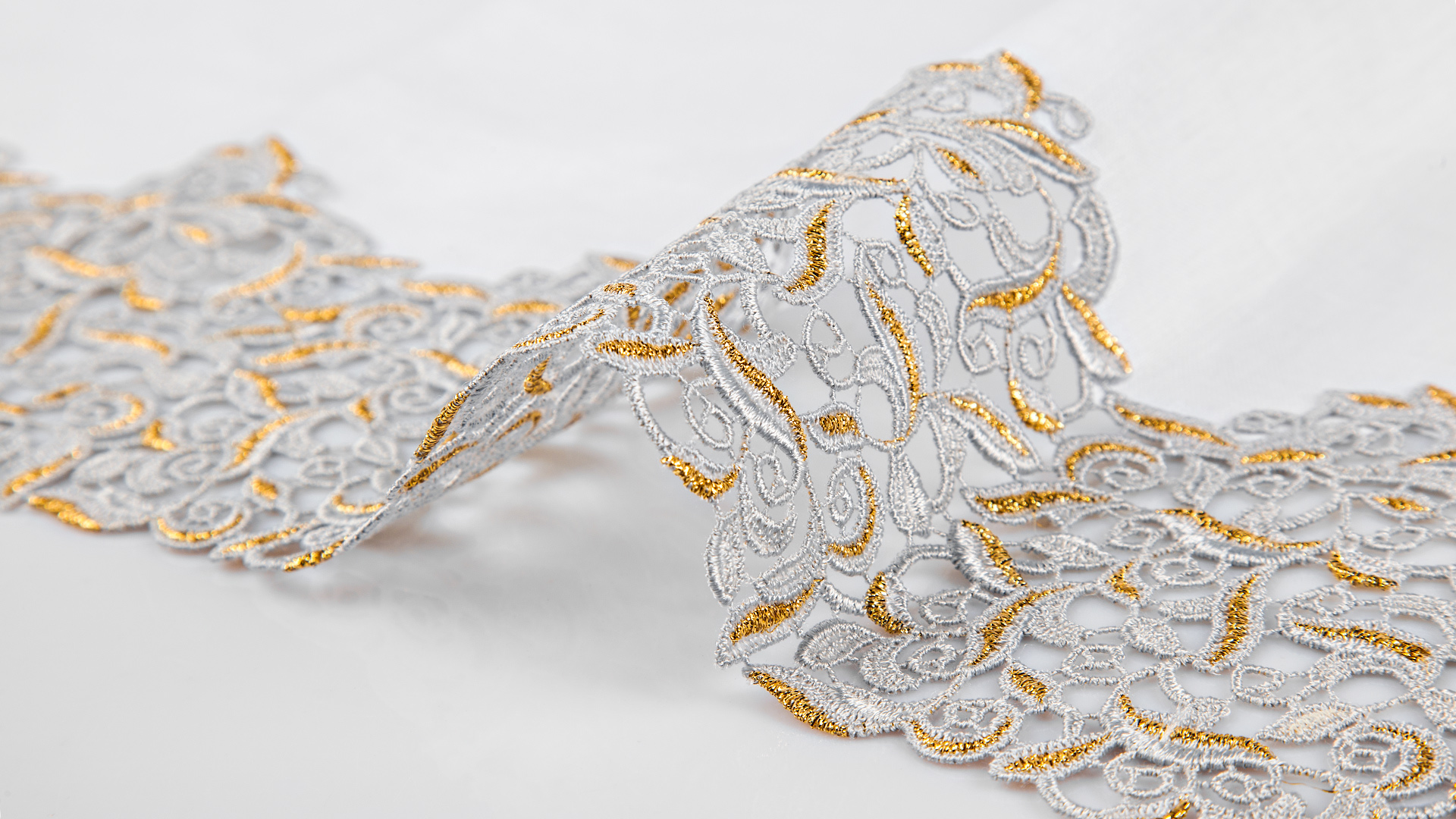 10604804 Weissfee Скатерть Weissfee "Мадейра" 170х170см (золото) Ткань  - Вид №2