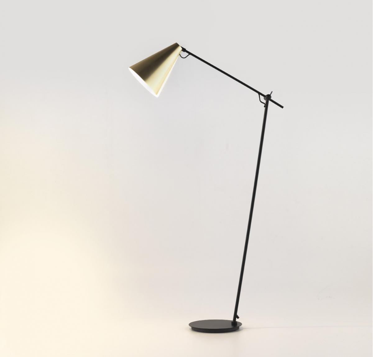 036146 Торшер черный - латунь Aromas del Campo Boa