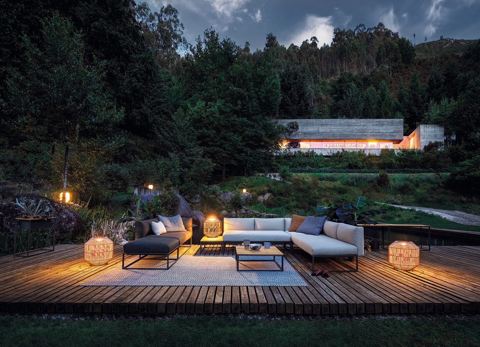 Алюминиевый и деревянный низкий прямоугольный садовый столик Gloster Maya ARCH-00010784 - Вид №3