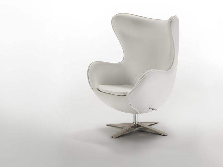 064146 Кресло белое Schuller Egg