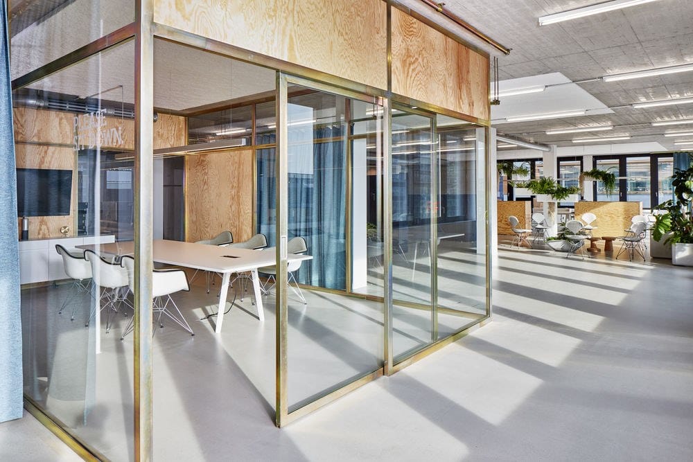 Стул с подлокотниками из полипропилена и ткани VITRA Eames Plastic Chair ARCH-00117709 - Вид №6