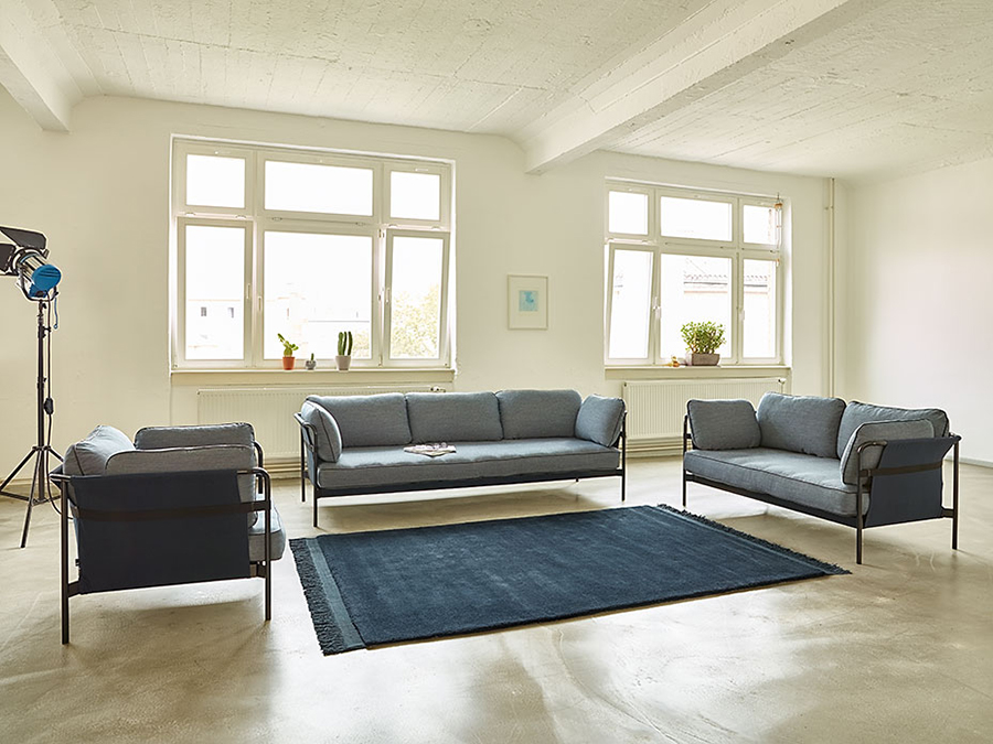 Софа Can двухместная с черным основанием и обивкой цвета хаки Hay 808171 - Вид №1