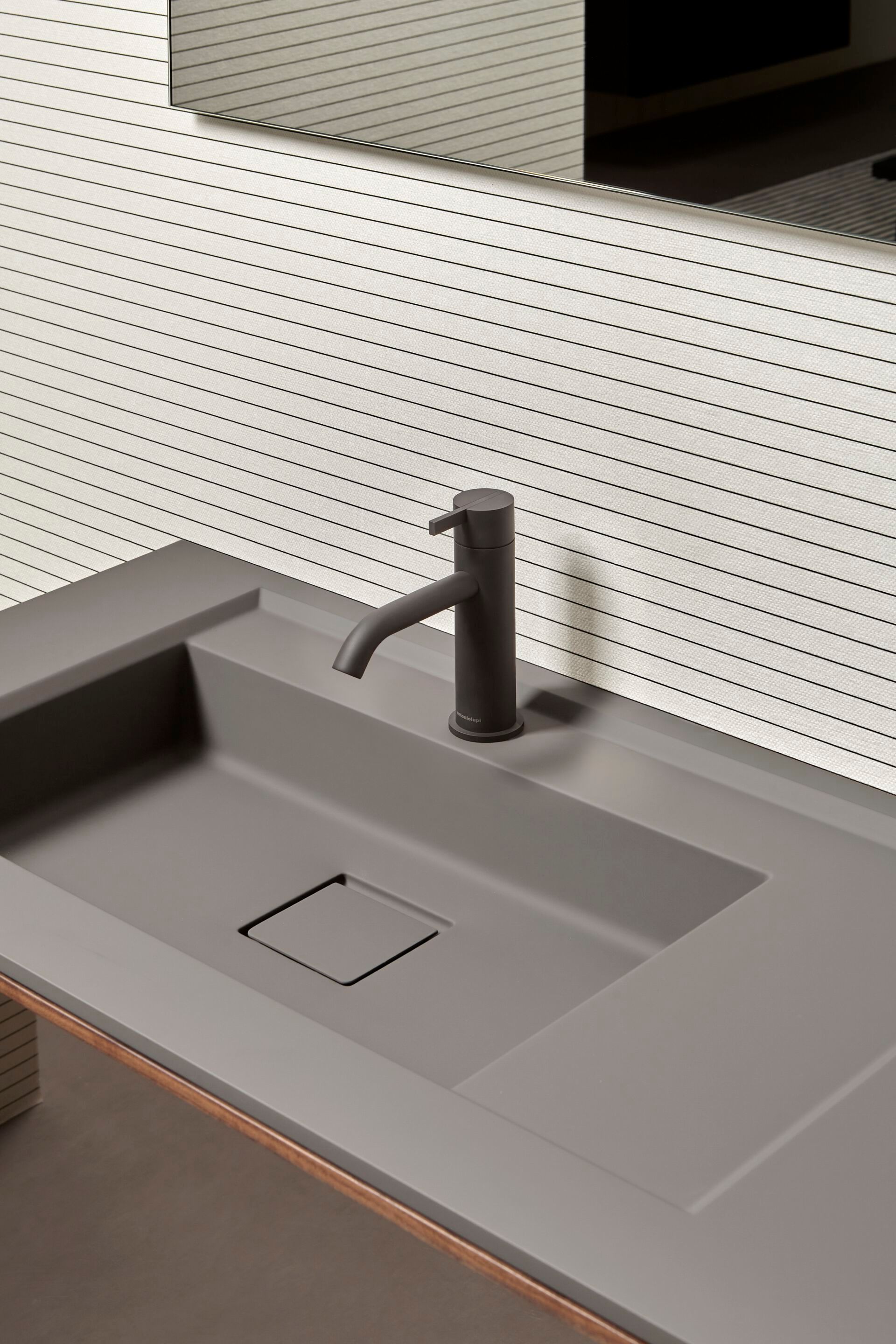 Смеситель для раковины из нержавеющей стали с одним отверстием Antoniolupi ESSENTIA ARCH-00143345 - Вид №2