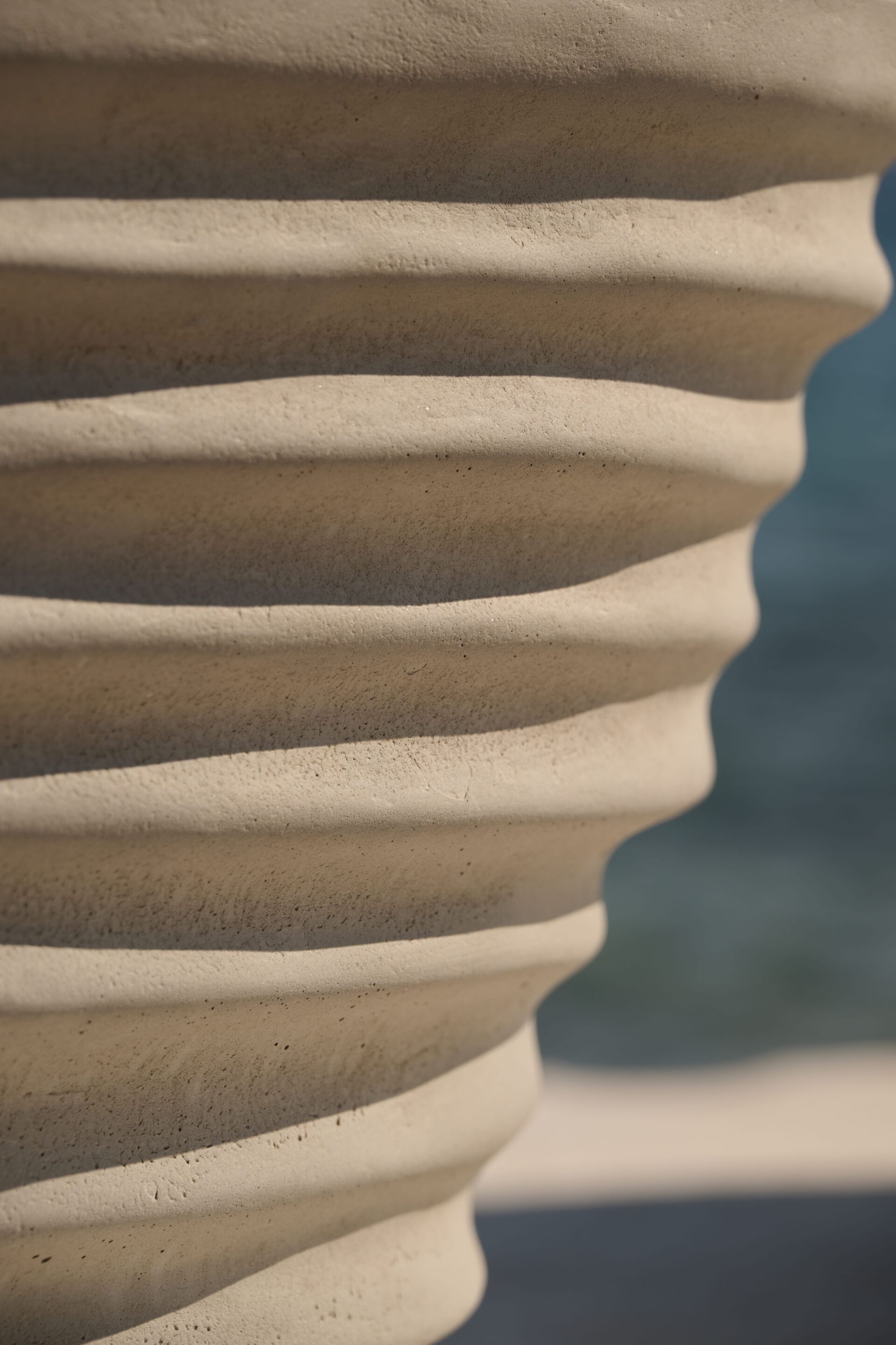 Бетонный журнальный столик URBI et ORBI Medius Terra ARCH-00083671 - Вид №4