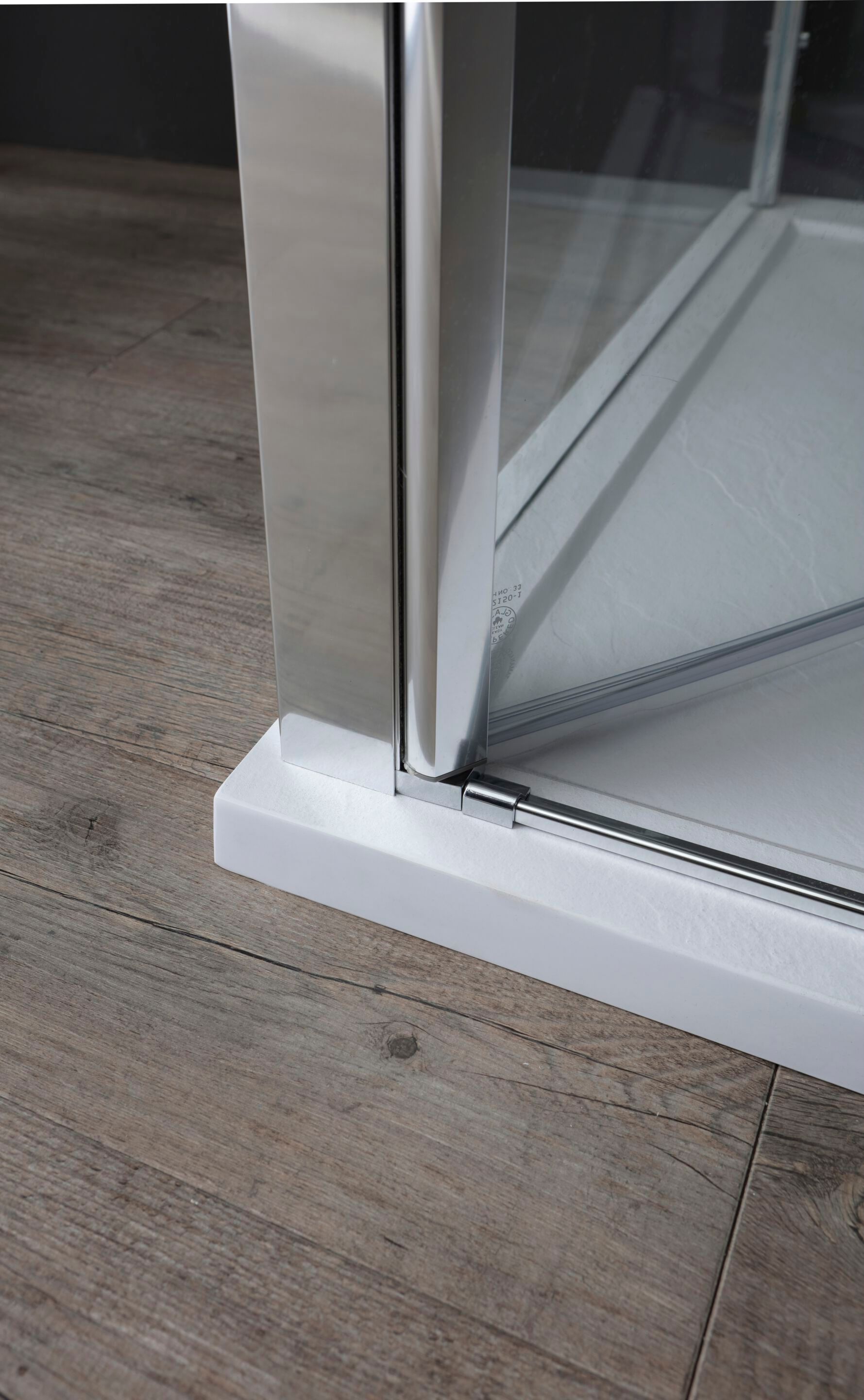 Алюминиевая и стеклянная угловая душевая кабина с распашной дверью TAMANACO NSALOON ARCH-00062849 - Вид №1