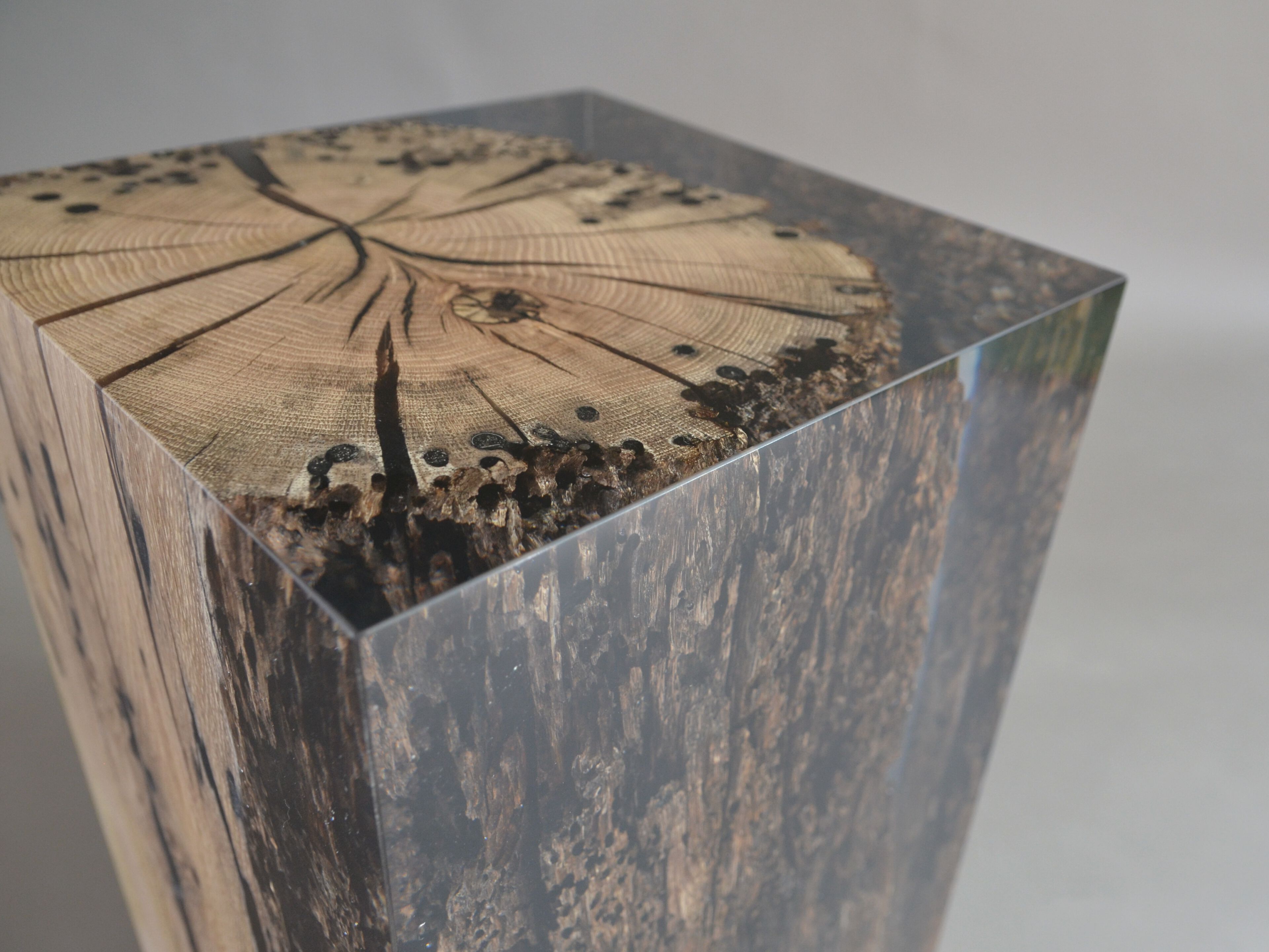 Табурет / журнальный столик из дуба и смолы alcarol Bricola ARCH-00047970 - Вид №14