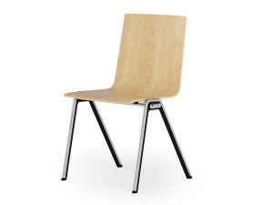 Деревянный стул